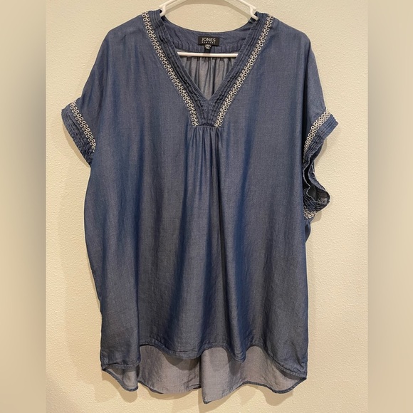 Jones New York Denim Blue Blouse with Lace Trim - Picture 1 of 5